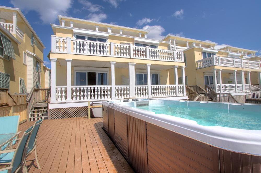 Surf Song - Beachfront With Swimspa! * Panama City Beach